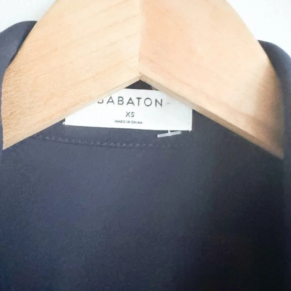 Babaton Dark Navy Blue Bello Button  Down Shirt XS - Picture 2 of 4